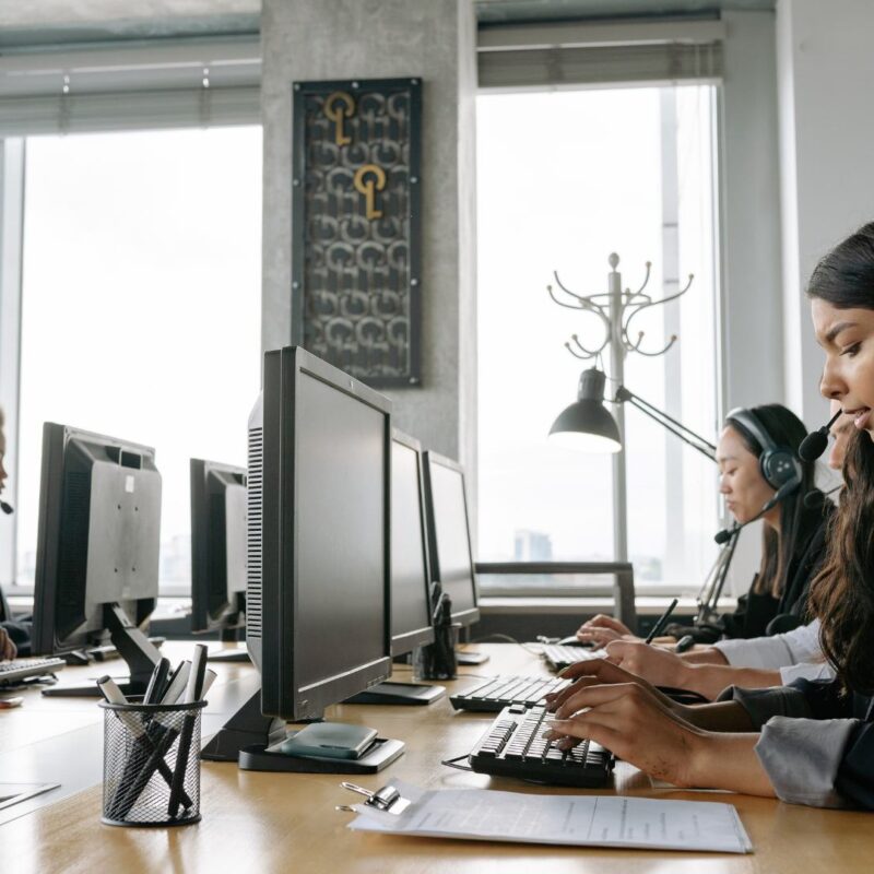 bpo-ou-estrutura-interna-como-avaliar-custo-total-e-risco-operacional-consultoria-thompson-tmh