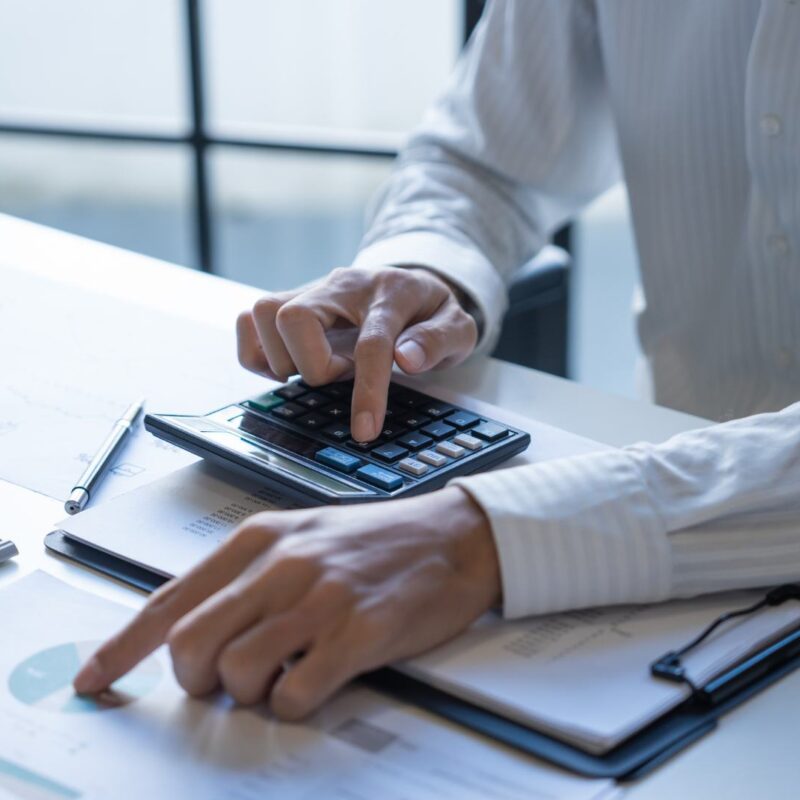 quando-contratar-bpo-deixa-de-ser-alternativa-e-passa-a-ser-decisao-estrategica-consultoria-thompson-tmh